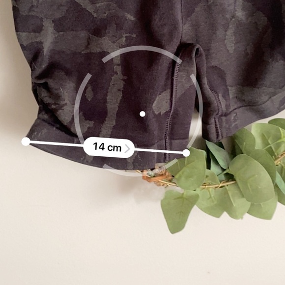 Gymshark seamless camo shorts ladies size XS S workout gym athletic - Picture 5 of 8